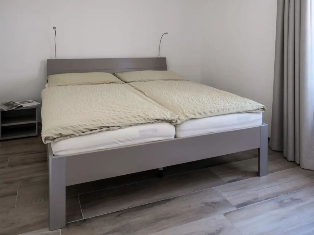 Résidence Zurschmitten 16 1. UG Süd Appartement/Fewo, Dusche, WC