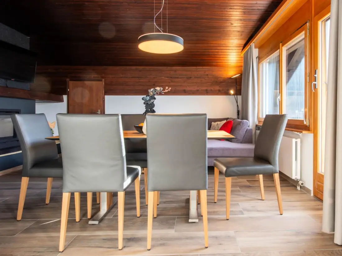 Résidence Zurschmitten 17 1. OG Süd Appartement/Fewo, Dusche und Bad, WC