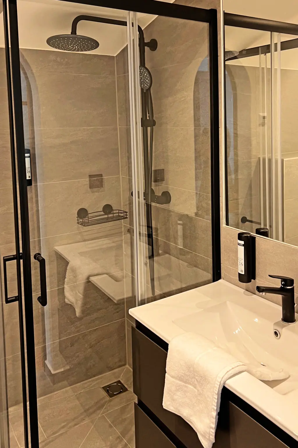 Résidence mit 2 SZ & privaten Wellnessbereich