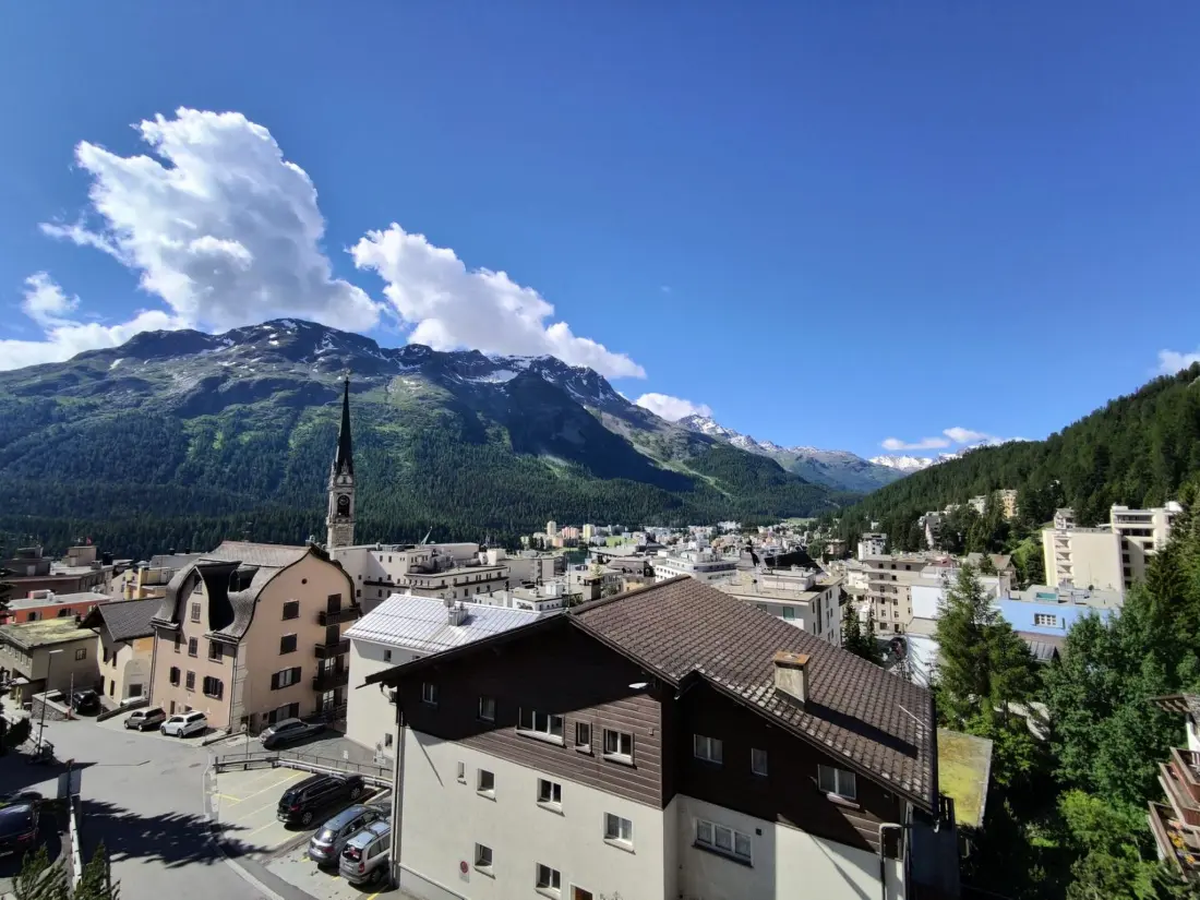 Résidence Apartment Tinus - Ruhige Wohnung im Zentrum von St. Moritz mit Aussicht