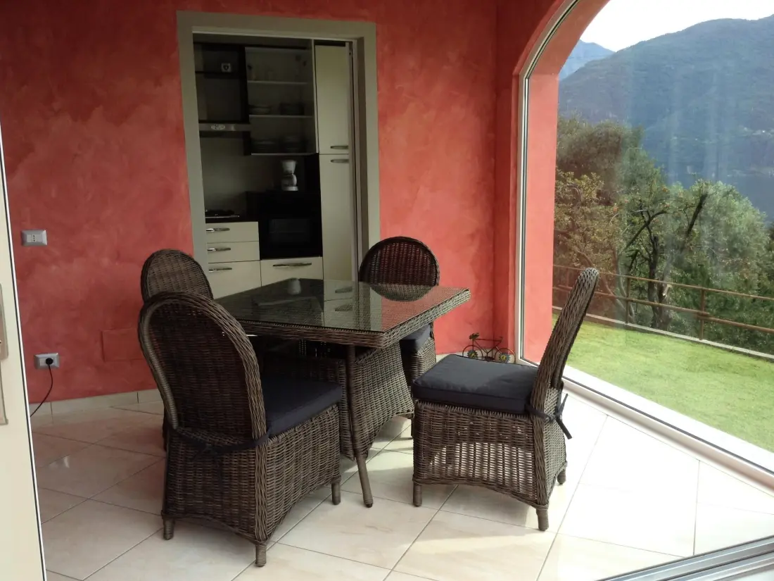 Résidence mit Terrasse und tollem See- und Bergblick