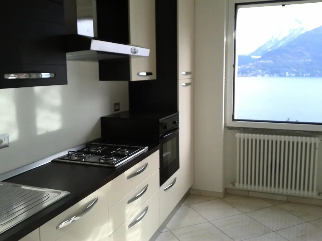 Résidence mit Terrasse und tollem See- und Bergblick