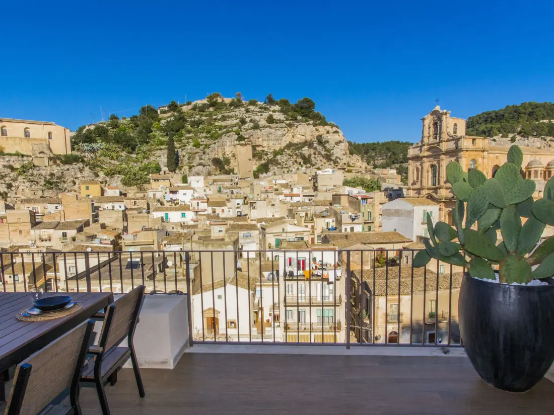 Résidence Nettes Appartement in Scicli mit Möblierter Terrasse