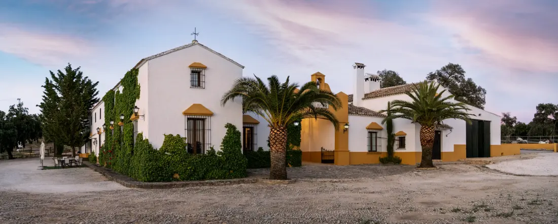 Maison à Setenil de las bodegas