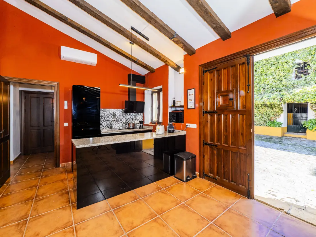 Maison à Setenil de las bodegas