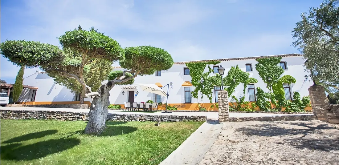 Maison à Setenil de las bodegas