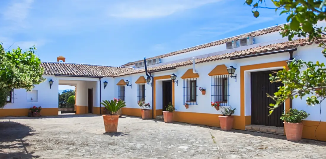 Maison à Setenil de las bodegas