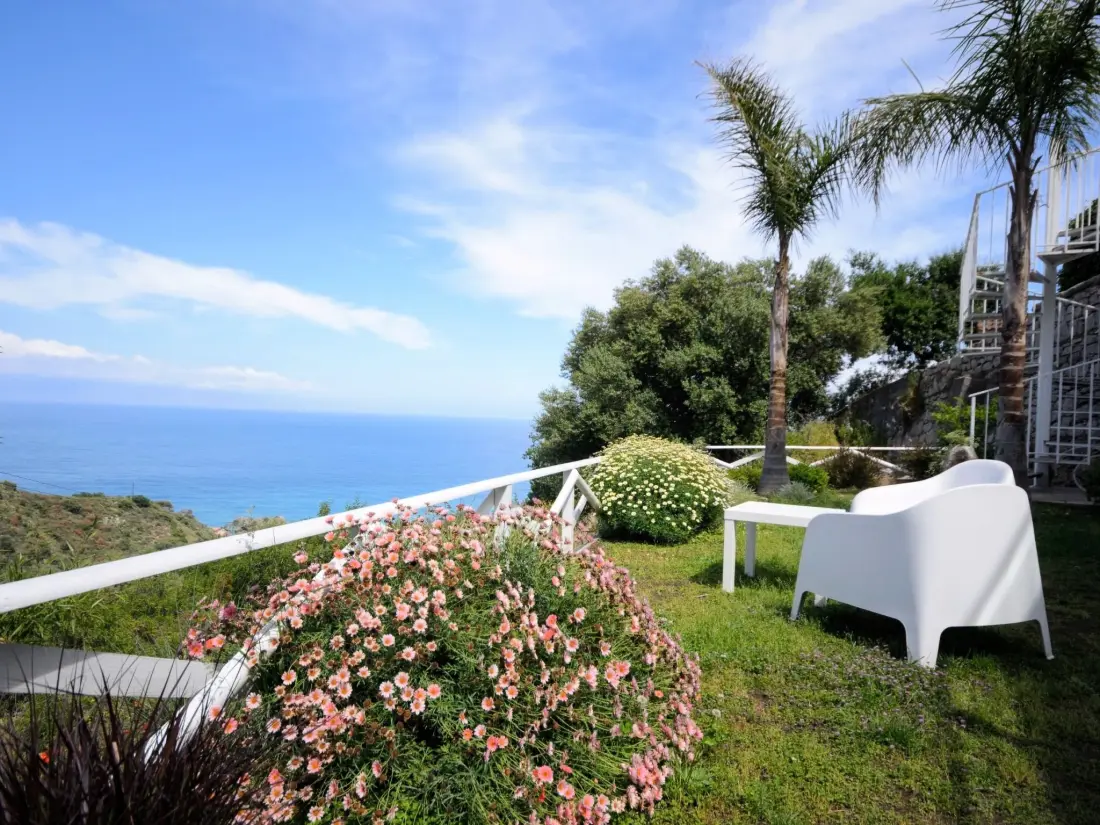 Résidence Wohnung mit Meerblick, Balkon und Pool