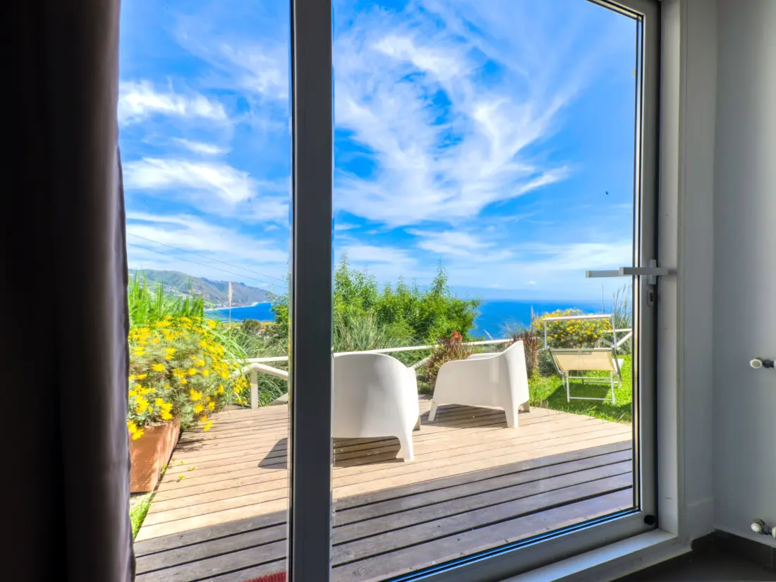 Résidence Wohnung mit Meerblick, Balkon und Pool