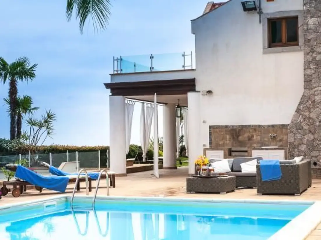 Résidence Wohnung mit Meerblick, Balkon und Pool