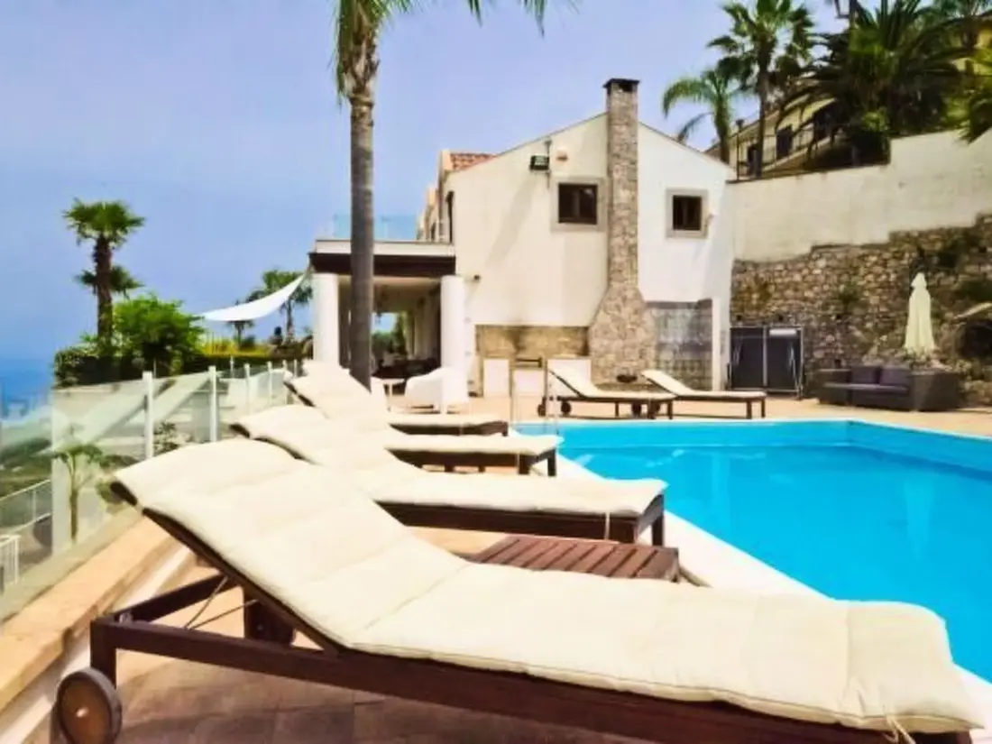 Résidence Wohnung mit Meerblick, Balkon und Pool