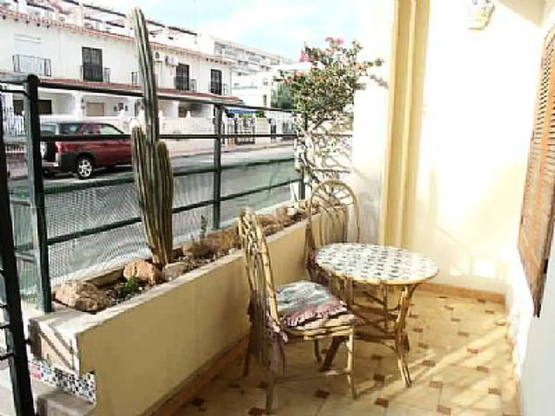 Résidence mit Terrasse