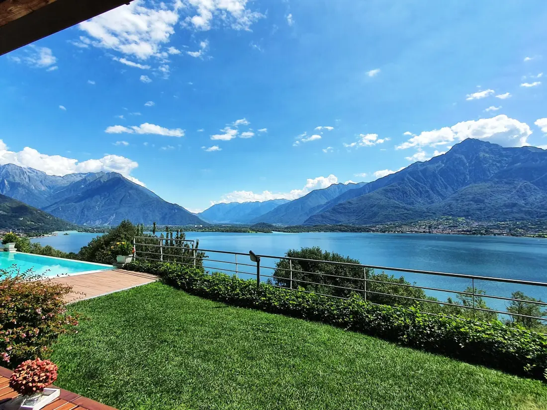 Résidence Wohnung mit Schwimmbad und fantastischem Seeblick