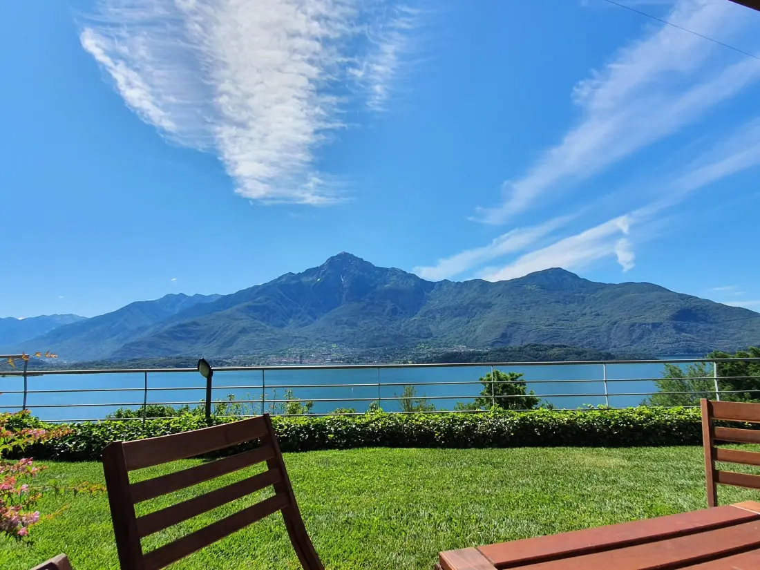 Résidence Wohnung mit Schwimmbad und fantastischem Seeblick