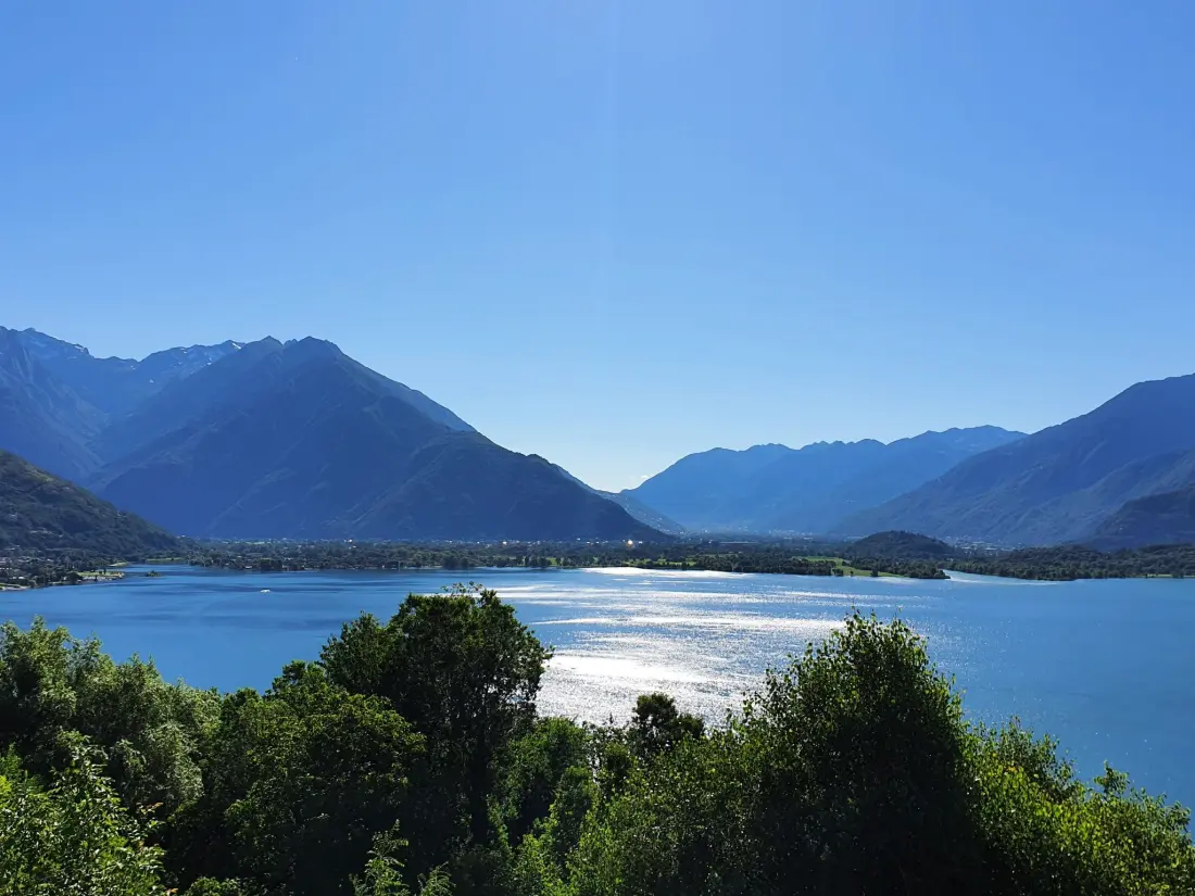 Résidence Wohnung mit Schwimmbad und fantastischem Seeblick