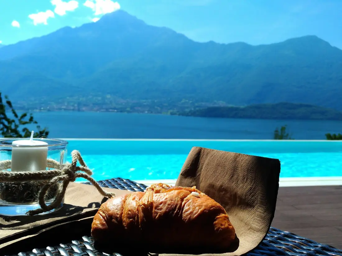 Résidence Wohnung mit Schwimmbad und fantastischem Seeblick