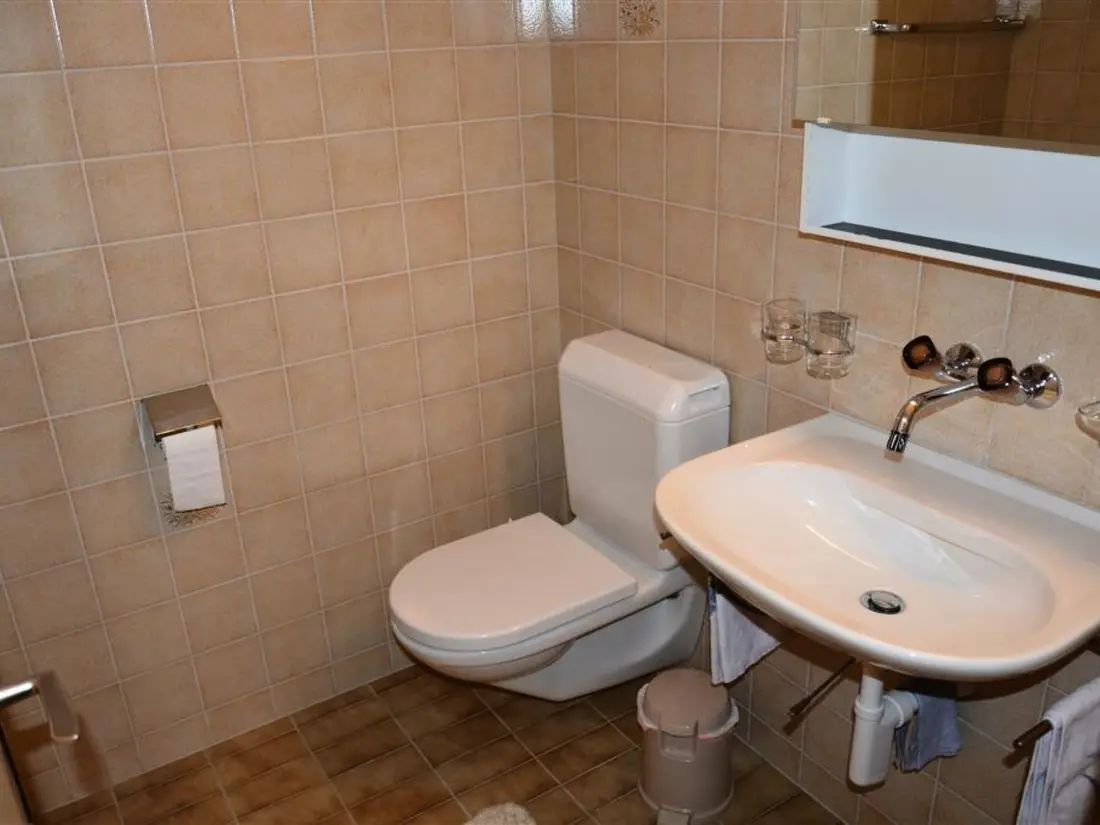 Résidence Hübeli (Arm) Appartement/Fewo, Dusche oder Bad, WC 4-Bettwohnung