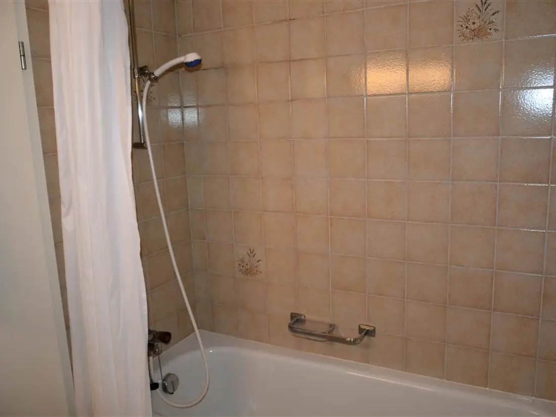 Résidence Hübeli (Arm) Appartement/Fewo, Dusche oder Bad, WC 4-Bettwohnung