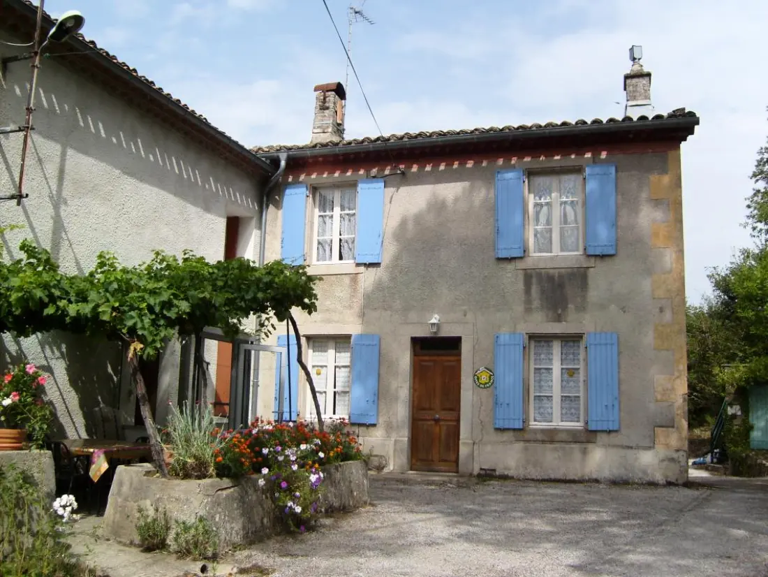 Gîte de France à Brousses Et Villaret  1