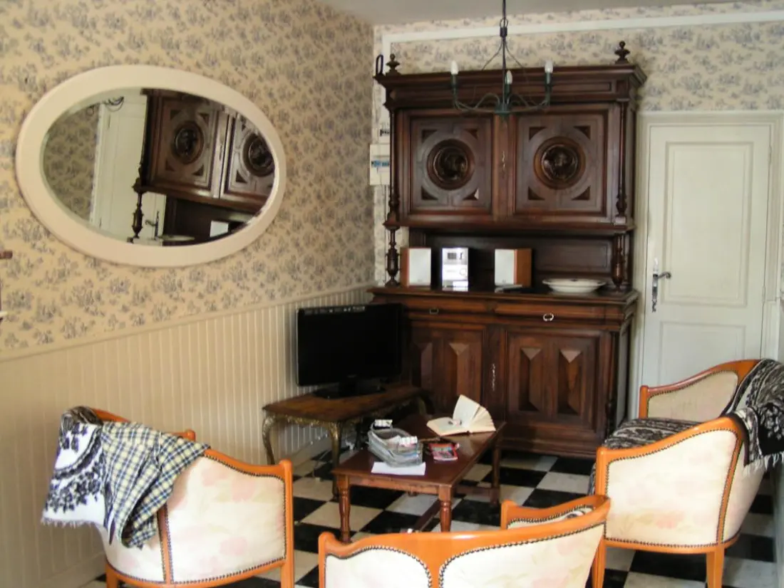 Gîte de France à Brousses Et Villaret  1