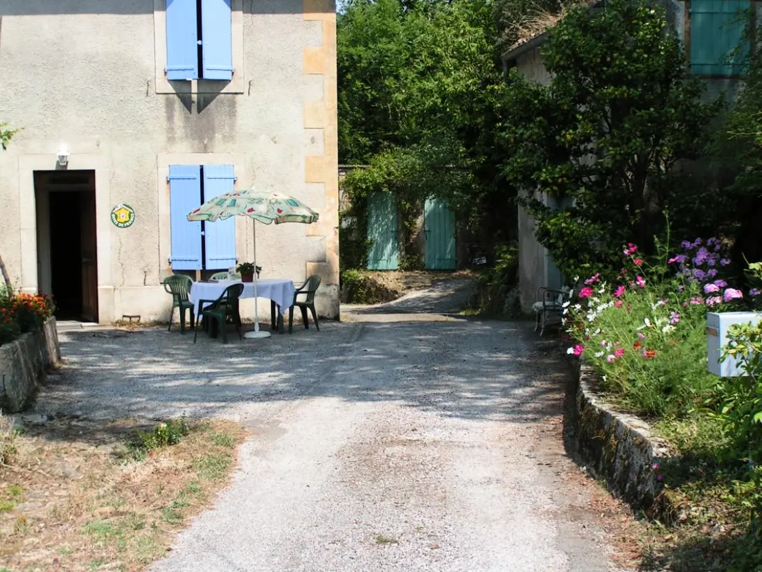 Gîte de France à Brousses Et Villaret  1