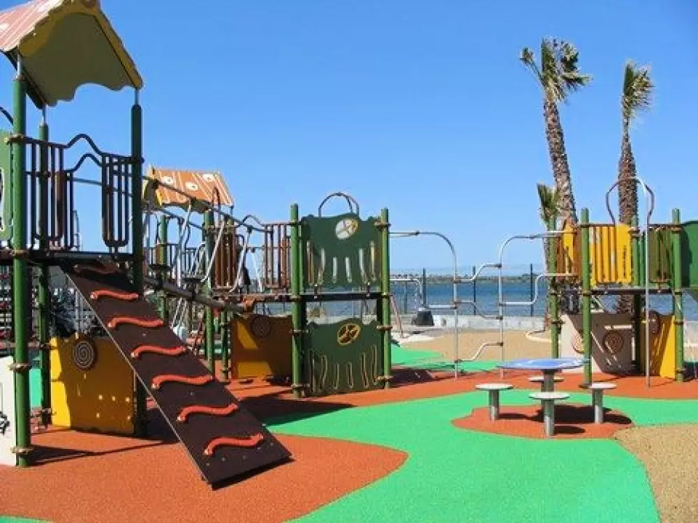 Camping Bleu Marine   4 étoiles★★★★