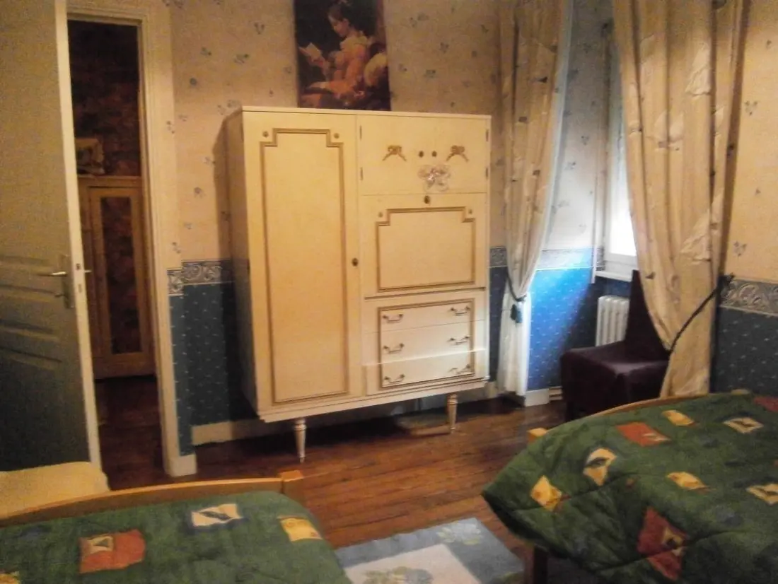 Gîte à Villedieu Les Poeles  2
