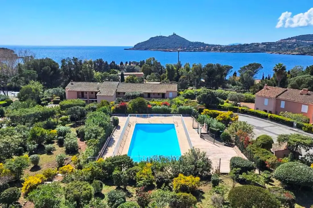 Appt 4 Pers-vue Mer-piscine Et Plages