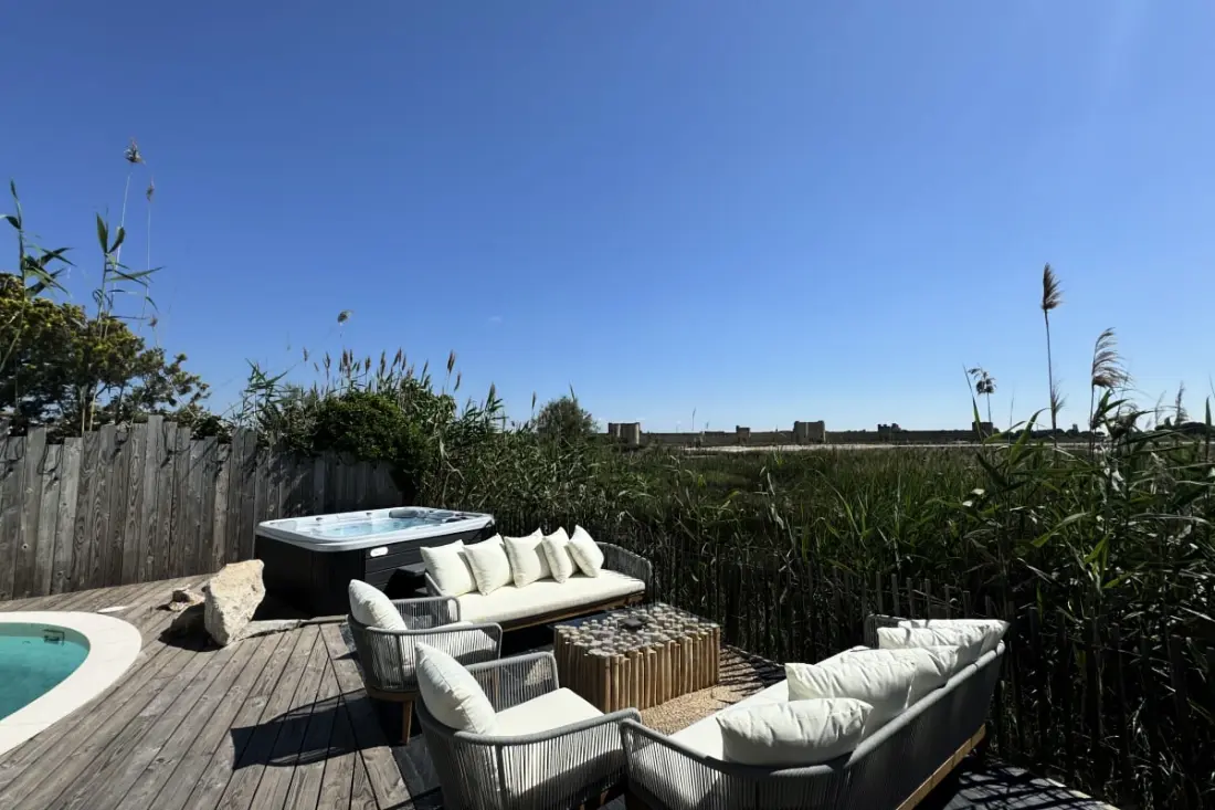 Résidence La Perle Rose Villa Standing 5 étoiles Avec Piscine Jacuzzi Et Superbe Vue
