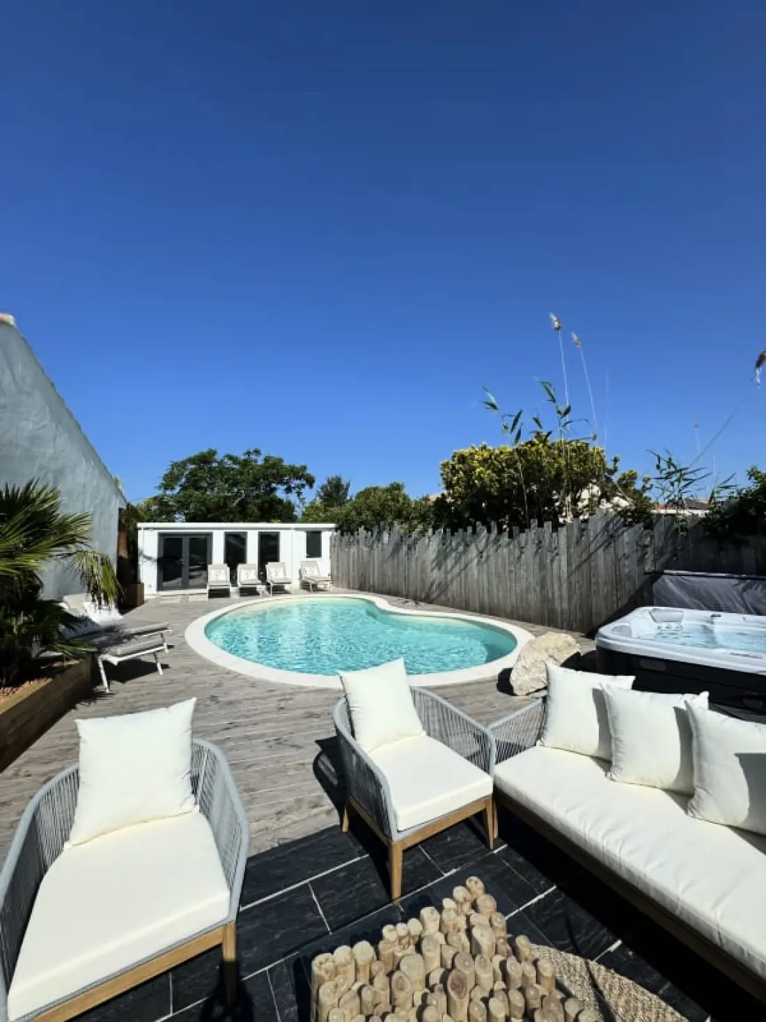 Résidence La Perle Rose Villa Standing 5 étoiles Avec Piscine Jacuzzi Et Superbe Vue