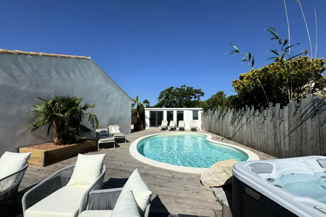 Résidence La Perle Rose Villa Standing 5 étoiles Avec Piscine Jacuzzi Et Superbe Vue