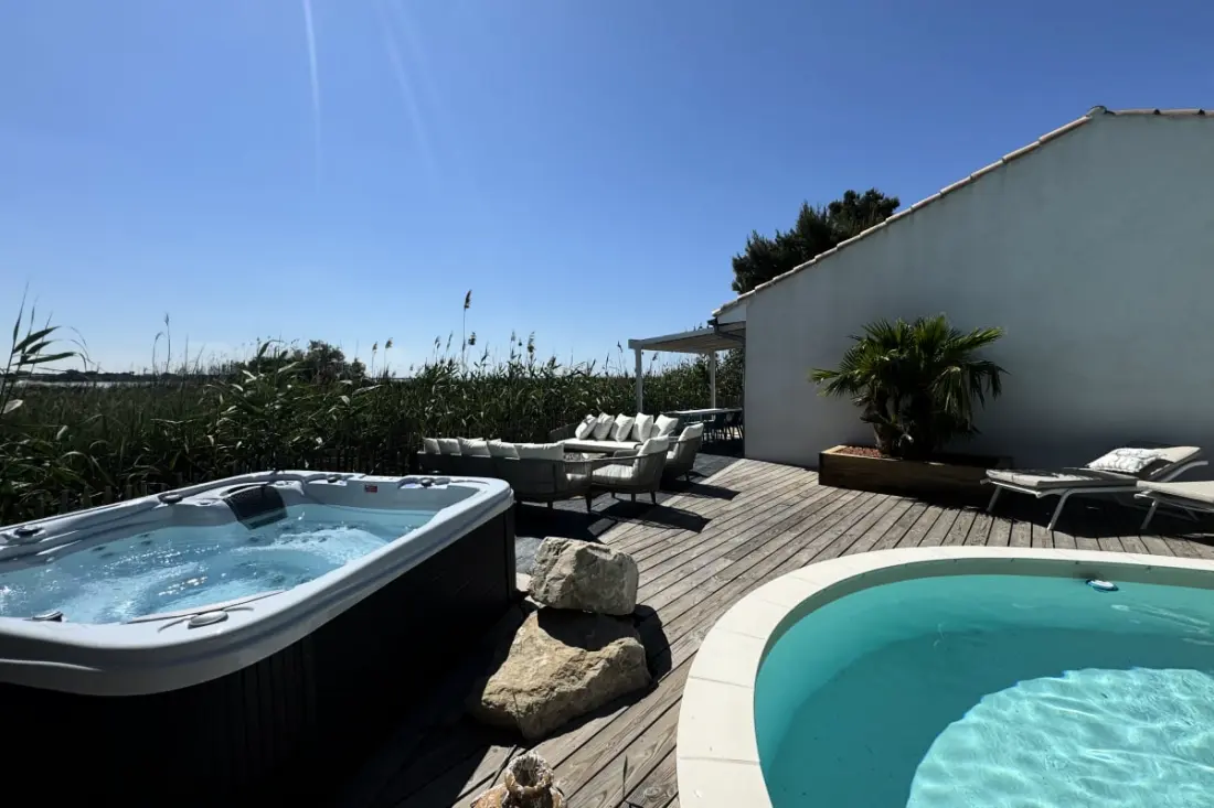 Résidence La Perle Rose Villa Standing 5 étoiles Avec Piscine Jacuzzi Et Superbe Vue
