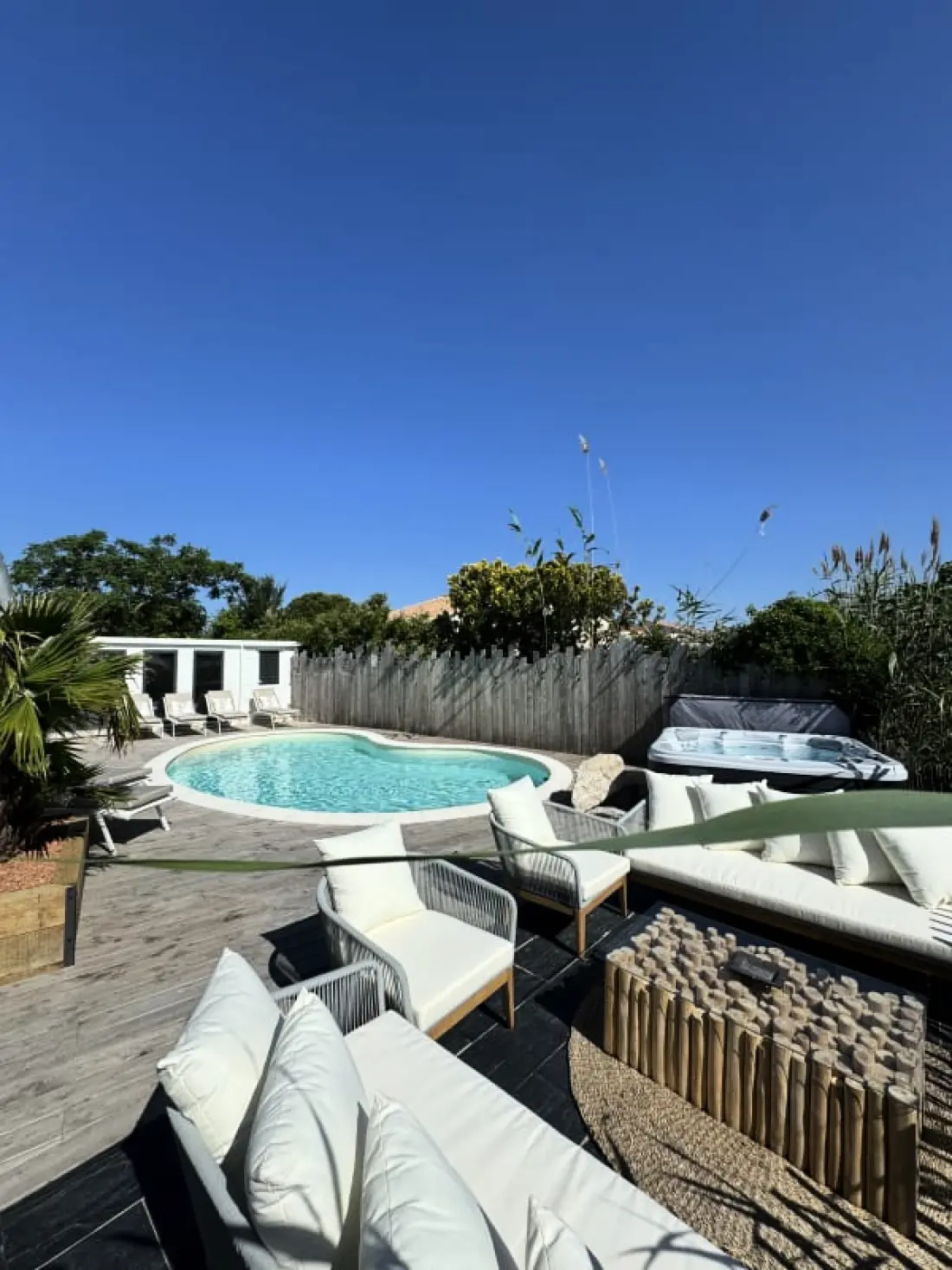 Résidence La Perle Rose Villa Standing 5 étoiles Avec Piscine Jacuzzi Et Superbe Vue