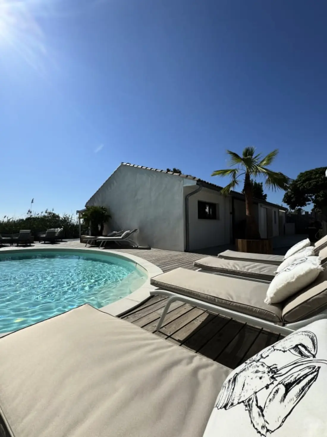 Résidence La Perle Rose Villa Standing 5 étoiles Avec Piscine Jacuzzi Et Superbe Vue