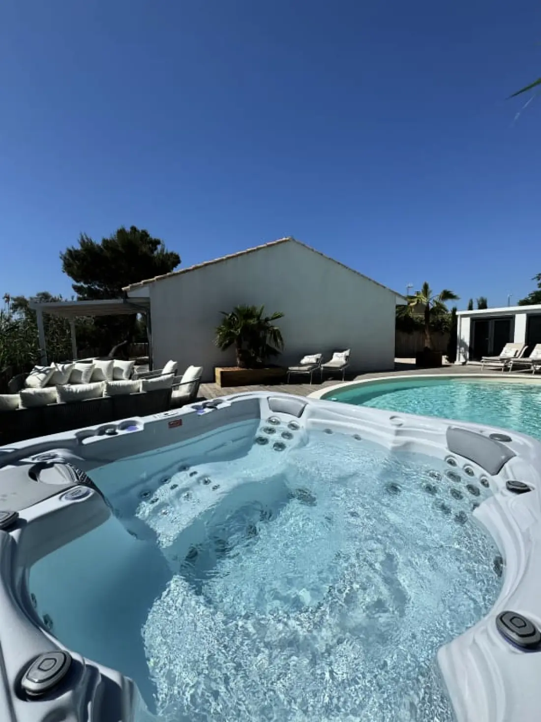 Résidence La Perle Rose Villa Standing 5 étoiles Avec Piscine Jacuzzi Et Superbe Vue