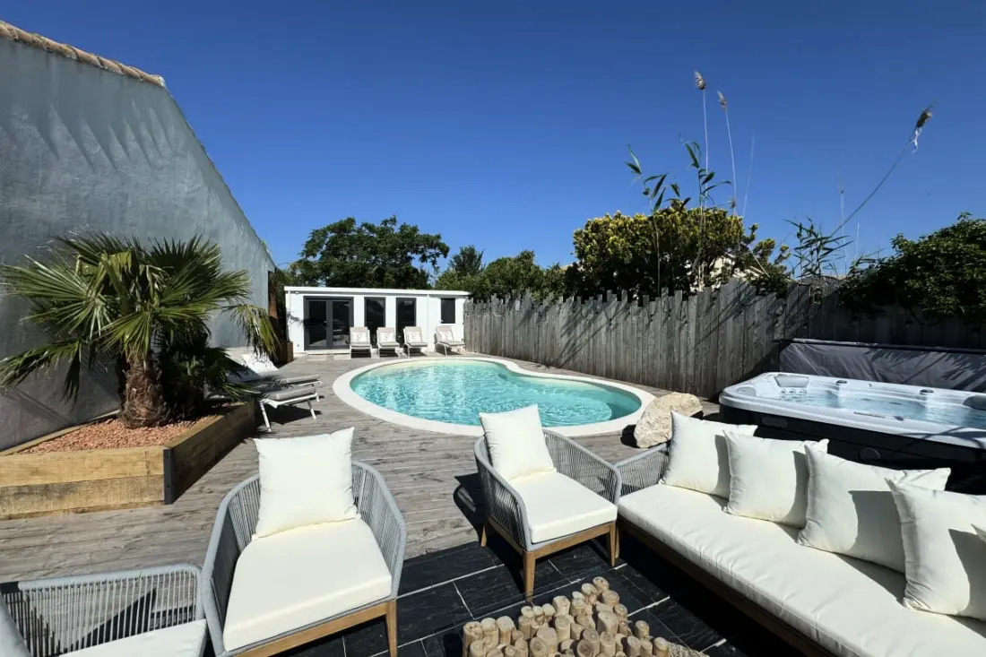 Résidence La Perle Rose Villa Standing 5 étoiles Avec Piscine Jacuzzi Et Superbe Vue