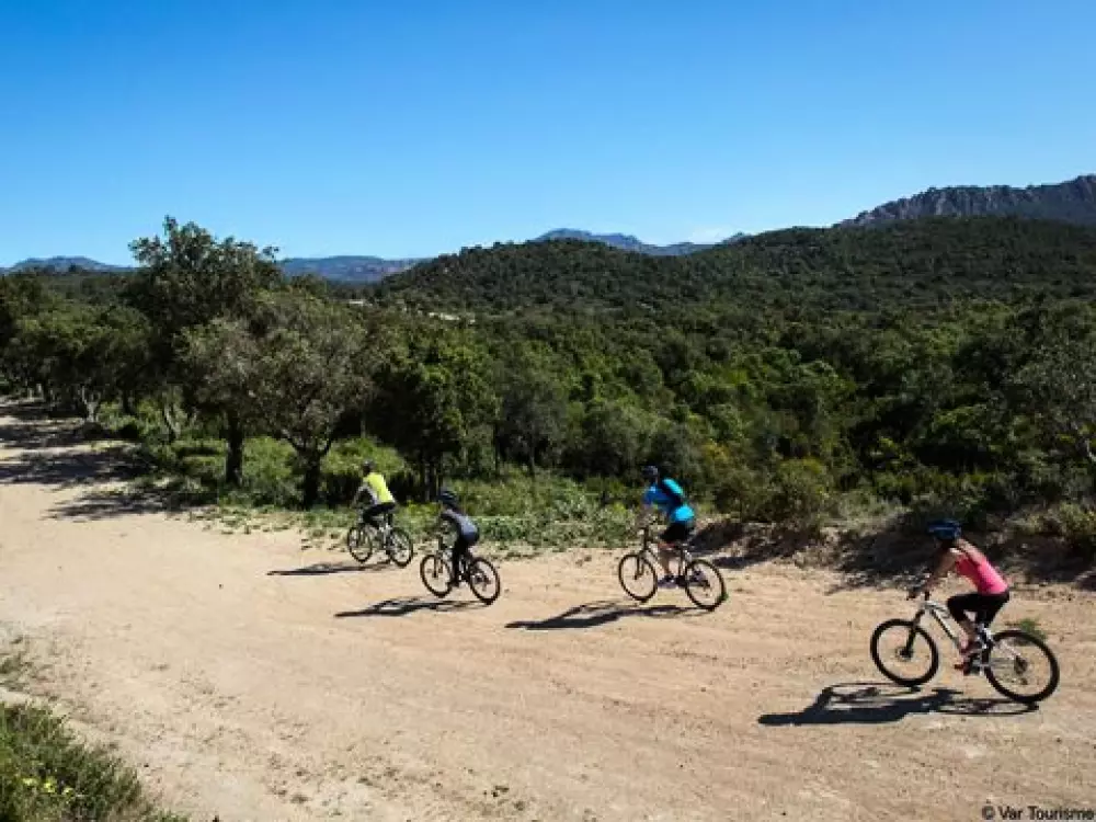 Camping Le Domaine De Chanteraine   3 étoiles★★★