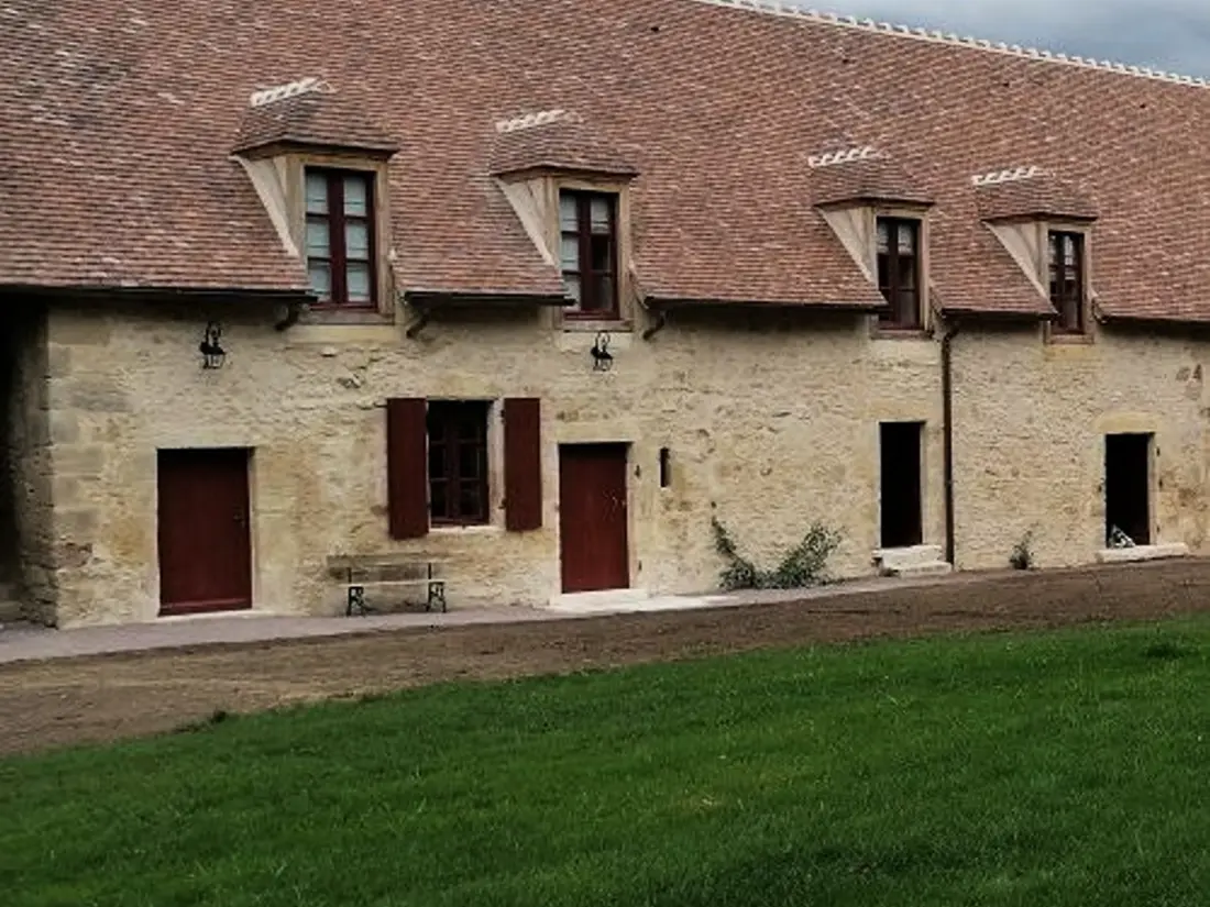 Maison de Vacances Ainay-le-Vieil