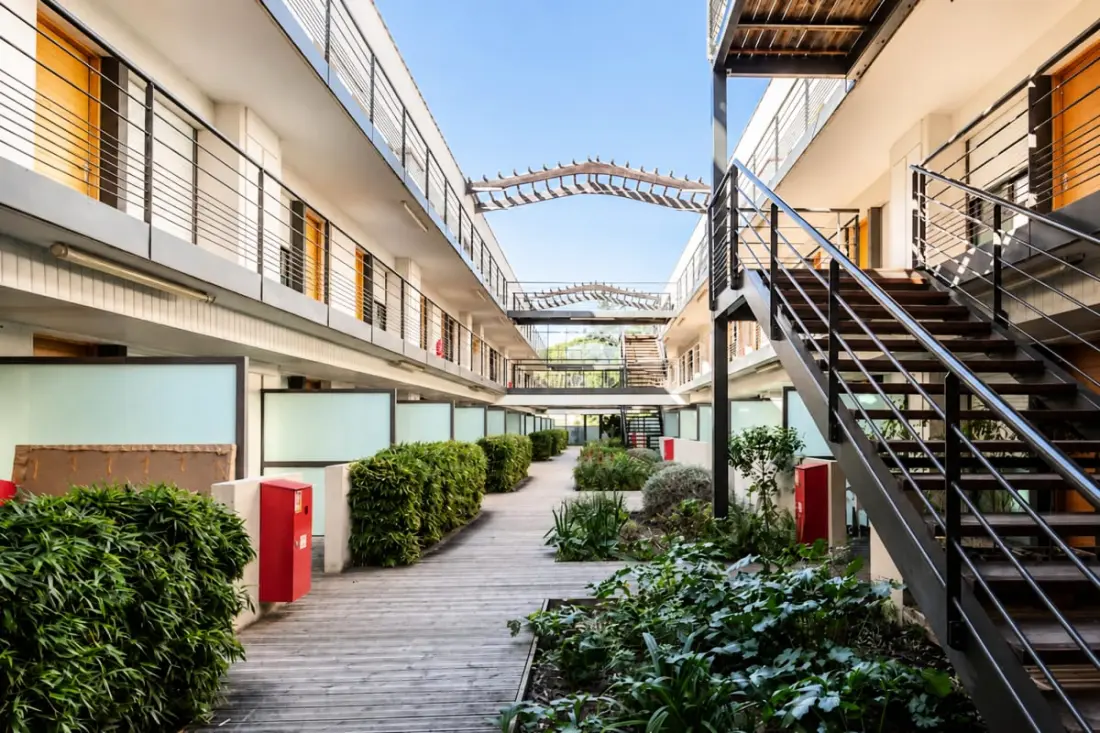 L'oustaloun – Studio De Charme Avec Piscine &amp; Parking