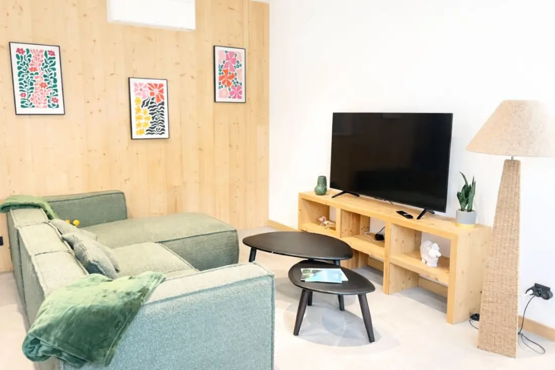 Appartement Rénové Centre-ville Avec Terrasse