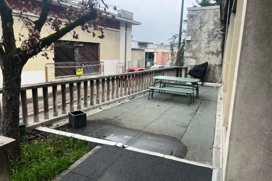 Appartement Rénové Centre-ville Avec Terrasse