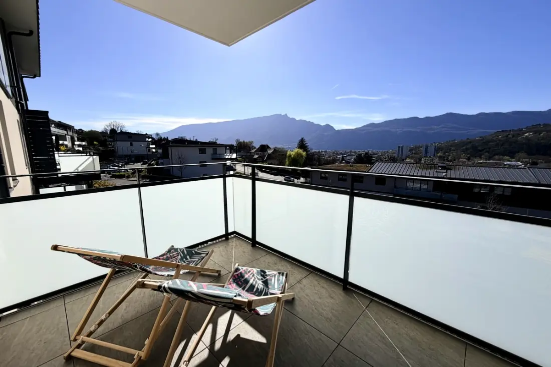 Confortable T3 Avec Terrasse Et Garage !