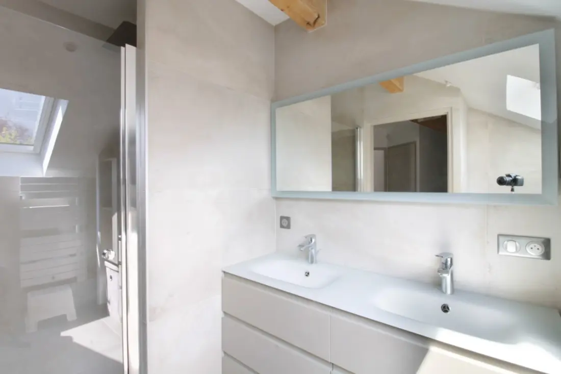Jolie Maison Mitoyenne Avec Rez-de-jardin à Aix-les-bains