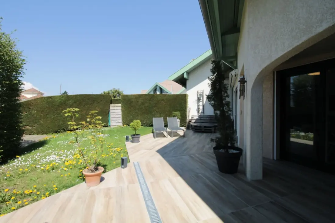 Jolie Maison Mitoyenne Avec Rez-de-jardin à Aix-les-bains