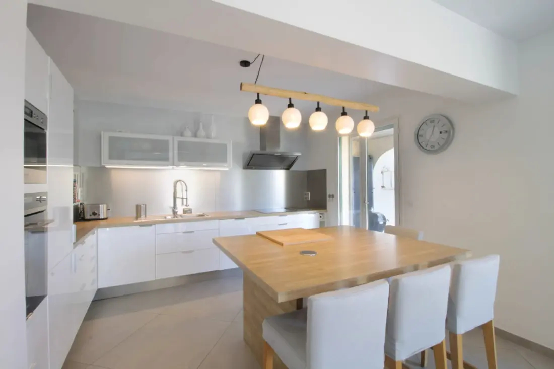 Jolie Maison Mitoyenne Avec Rez-de-jardin à Aix-les-bains