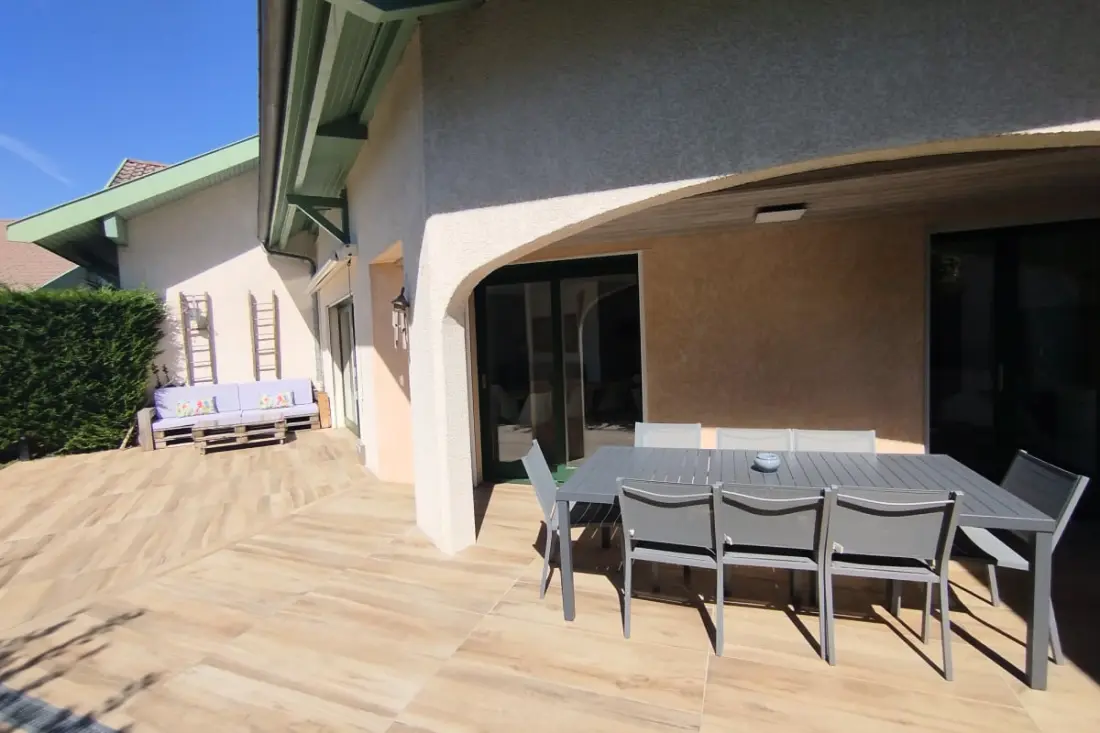 Jolie Maison Mitoyenne Avec Rez-de-jardin à Aix-les-bains