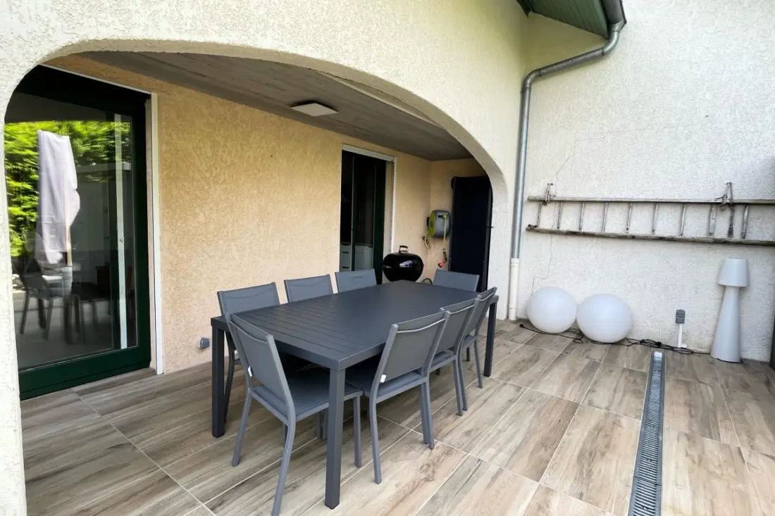 Jolie Maison Mitoyenne Avec Rez-de-jardin à Aix-les-bains