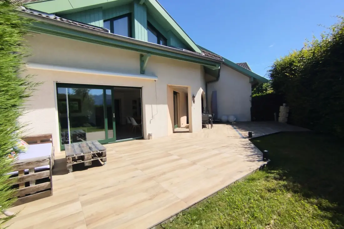 Jolie Maison Mitoyenne Avec Rez-de-jardin à Aix-les-bains