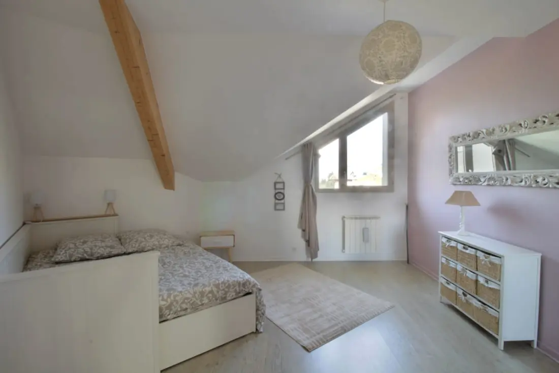 Jolie Maison Mitoyenne Avec Rez-de-jardin à Aix-les-bains