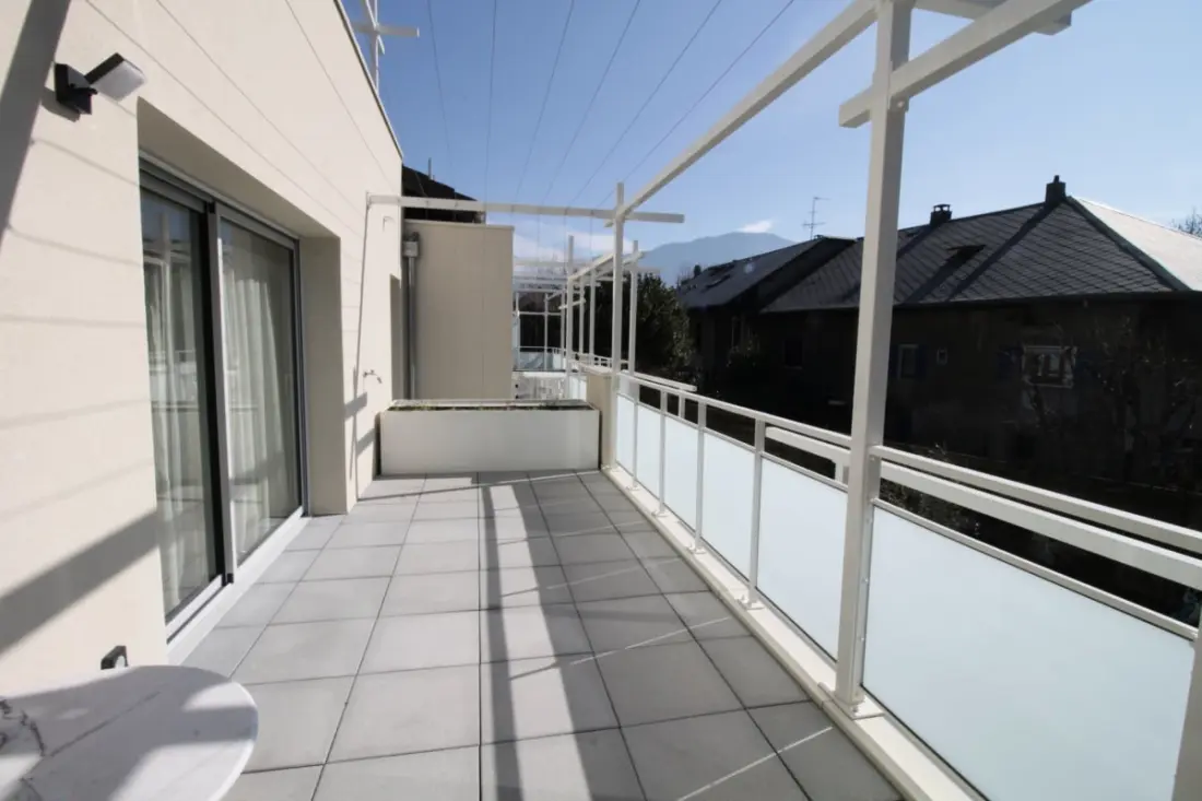 T3 Neuf, Clim, Terrasse &amp; Garage à 2 Pas Du Lac
